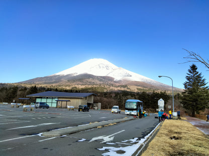 【新宿出發】銀白富士山巍峨聳立眼前！冬季「輕登山・微登富士」絕景健行（含全套專業登山裝備免費租借）