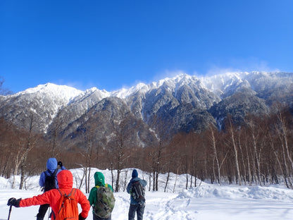 【新宿出发·2天1晚】冬季上高地雪地徒步！探访车辆禁入的静谧银白秘境｜雄伟穗高连峰与大正池绝景（含14件专业雪山装备免费租赁）