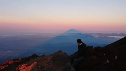 【混雑回避】宝永火口を巡るプリンスルートで目指す剣ヶ峰！ガイド同行 富士登山ツアー2日間（新宿7:30発）