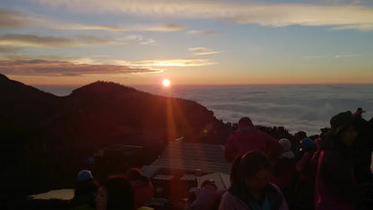 【混雑回避】宝永火口を巡るプリンスルートで目指す剣ヶ峰！ガイド同行 富士登山ツアー2日間（新宿7:30発）